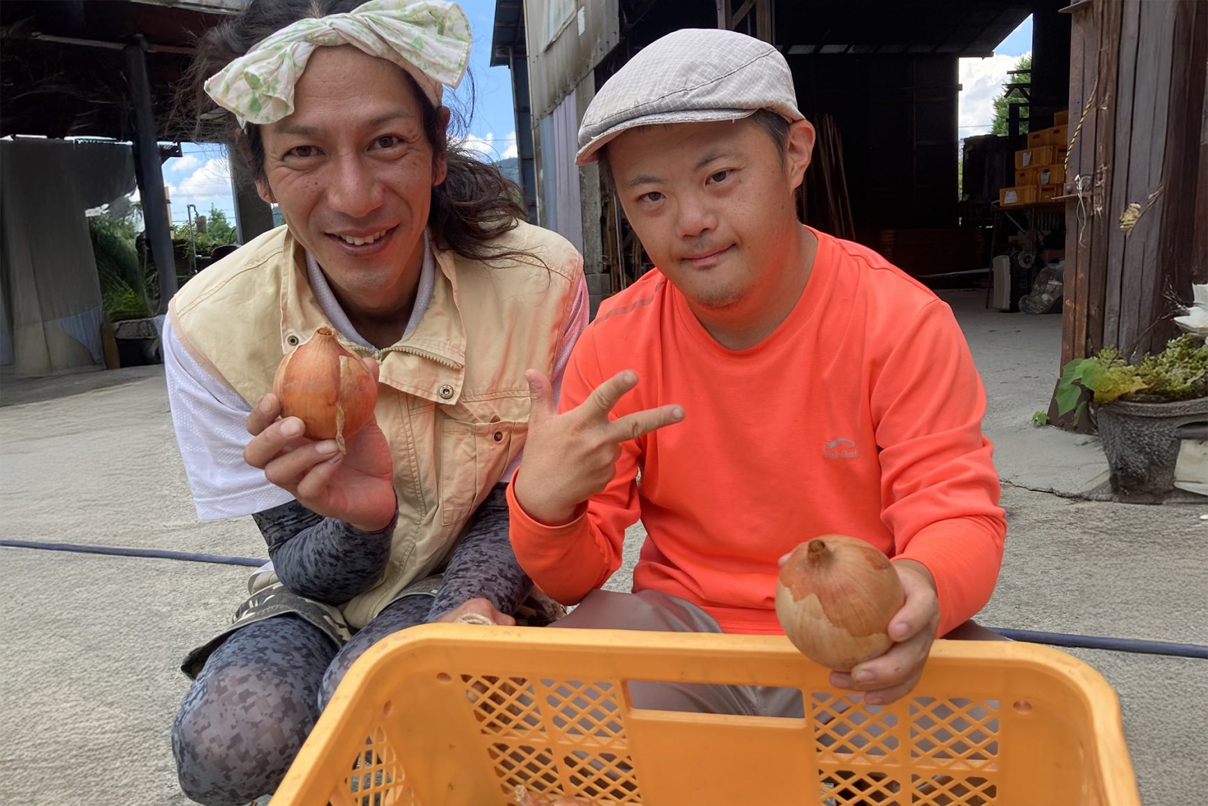 【スマイルファーム細河】池田市立ほそごう学園の生徒と育てた玉ねぎで、給食交流会を開催